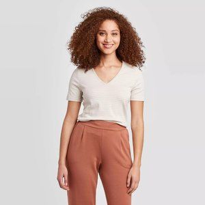 A New Day Women's Slim Fit Short Sleeve V-Neck Fit